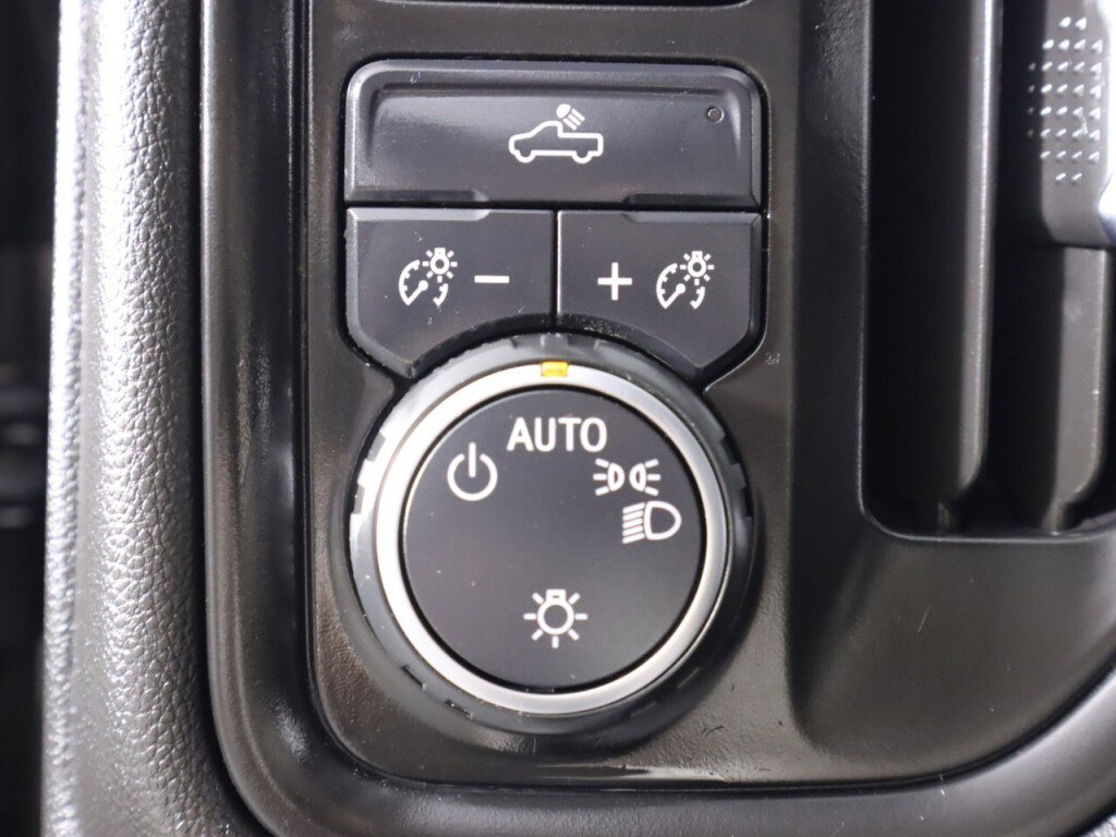 Used 2020 Chevrolet Silverado 1500 Custom image 11