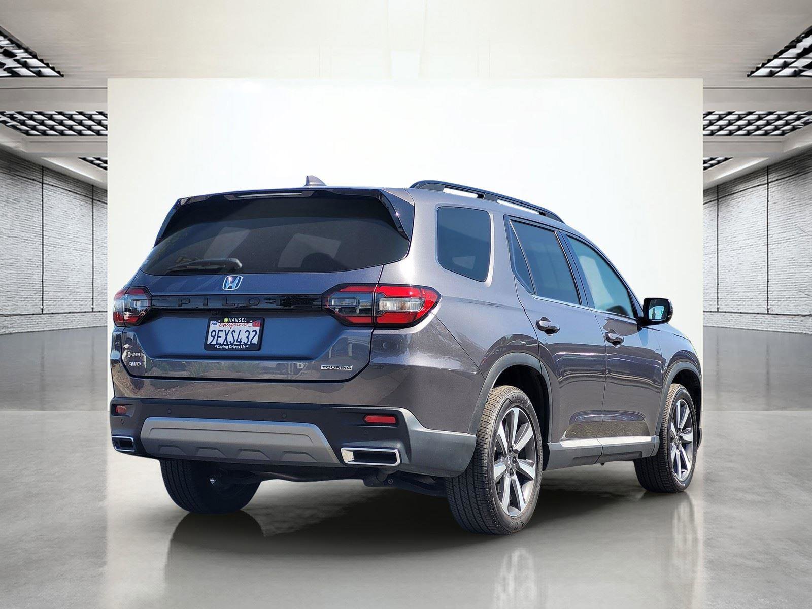 Used 2023 Honda Pilot Touring image 7