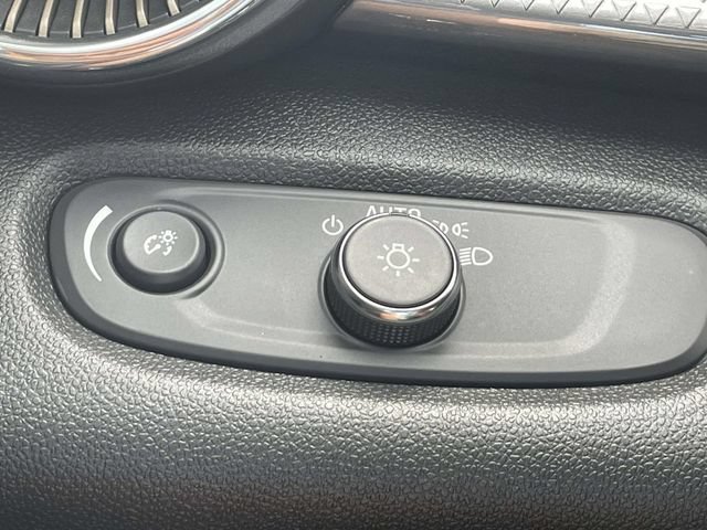 Used 2025 Chevrolet Trax ACTIV w/ Driver Confidence Package FWD image 23