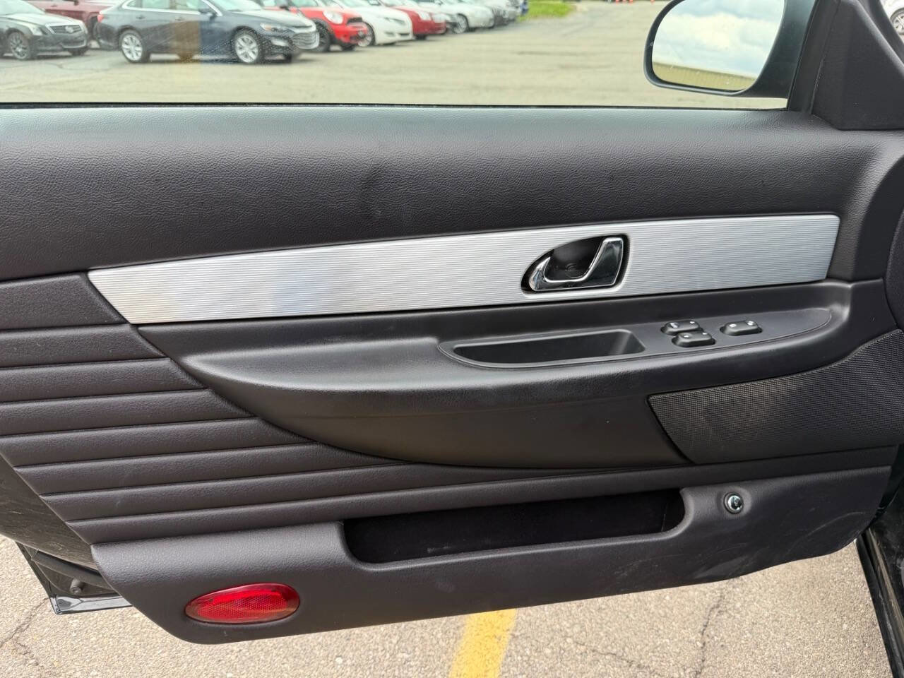 Used 2004 Ford Thunderbird RWD image 10