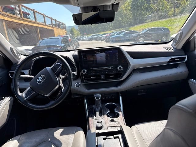 Used 2021 Toyota Highlander Platinum AWD/4WD image 15