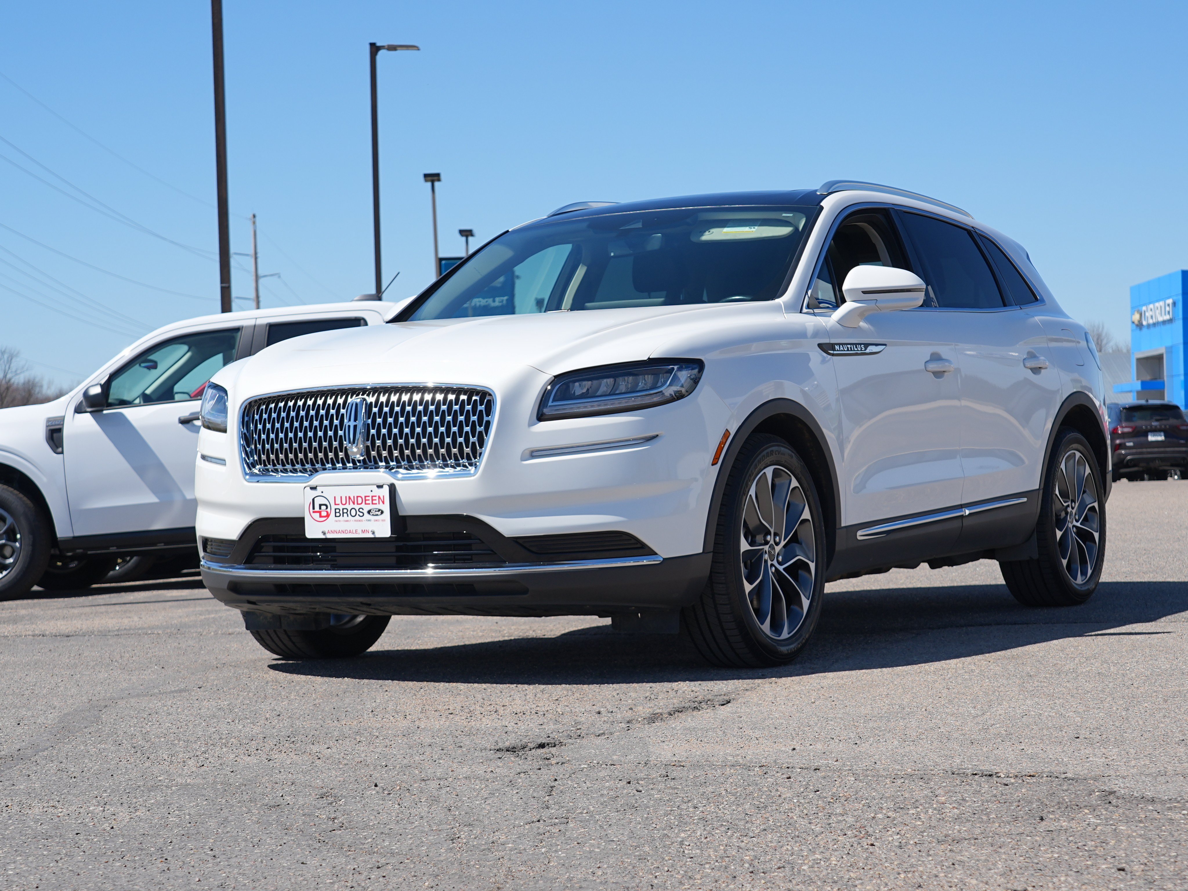 Used 2022 Lincoln Nautilus Reserve AWD/4WD image 8