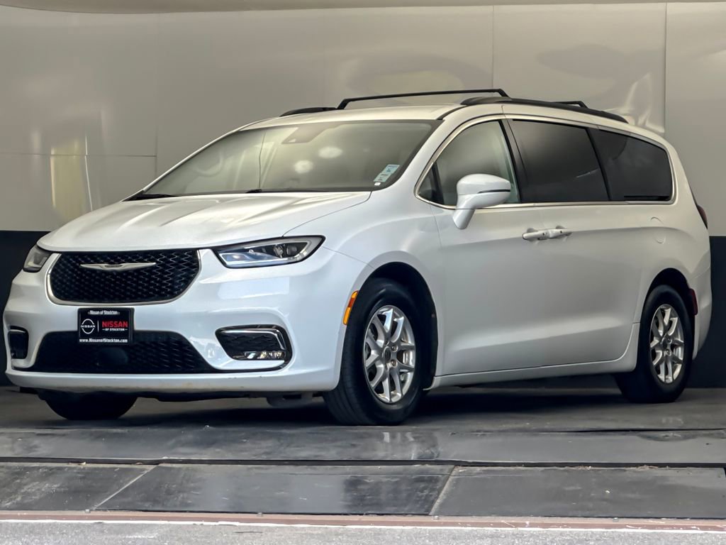 Used 2022 Chrysler Pacifica Touring-L FWD image 7