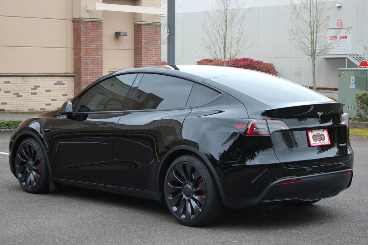 Used 2021 Tesla Model Y Performance AWD/4WD image 3