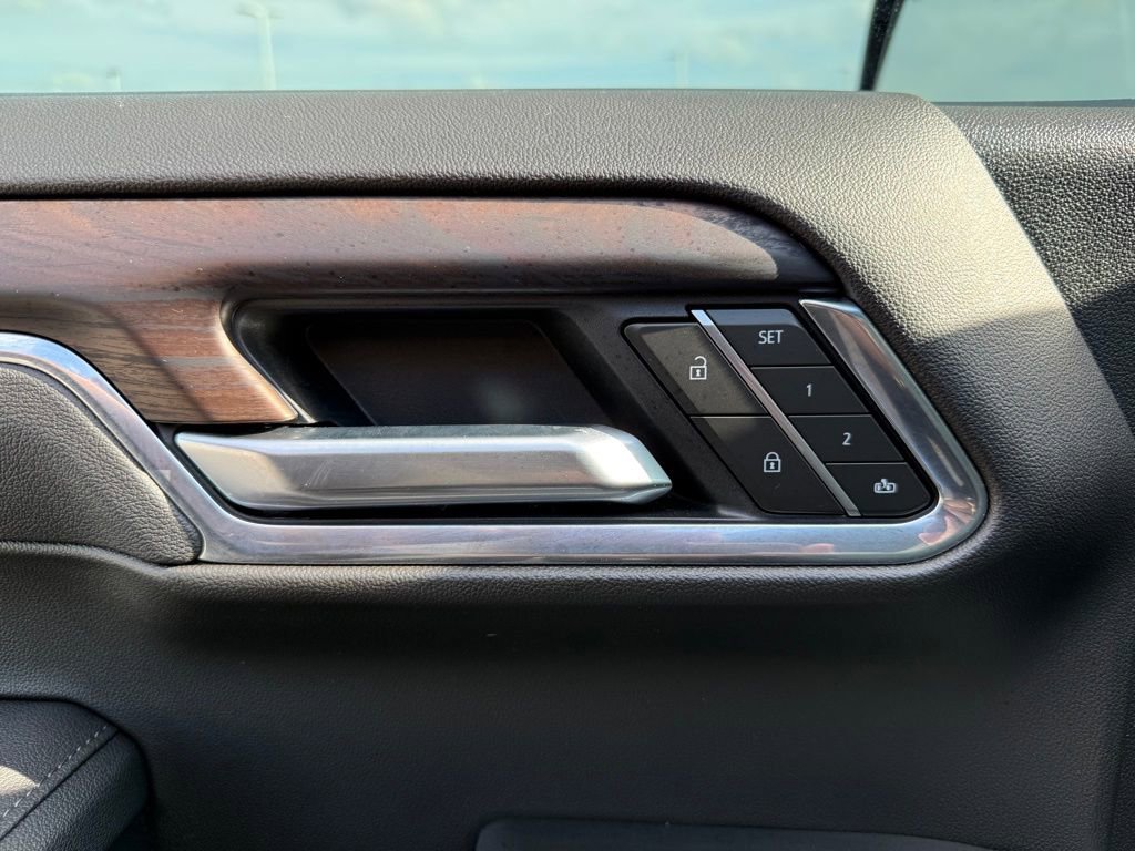 Used 2025 GMC Sierra 1500 SLT w/ SLT Premium Plus Package image 11