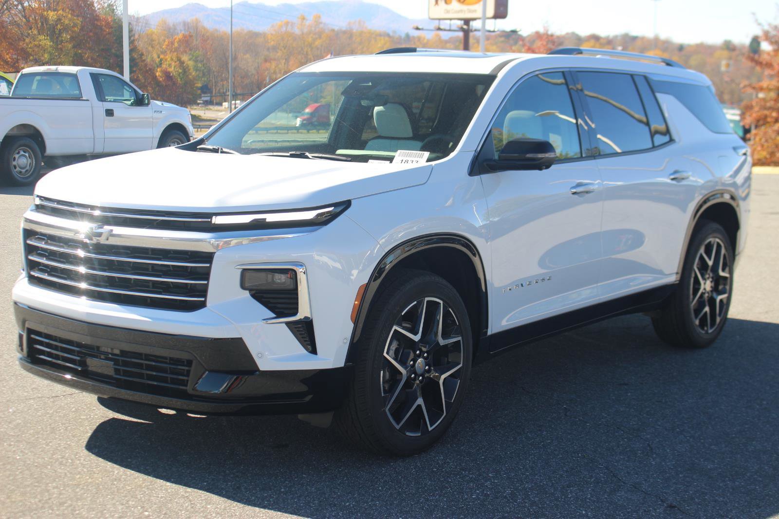 New 2026 Chevrolet Traverse High Country w/ LPO, Floor Liner Package image 3