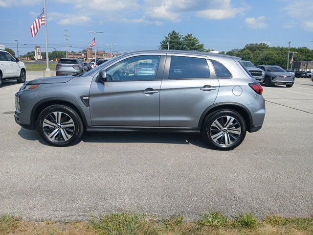 Used 2025 Mitsubishi Outlander Sport ES image 2