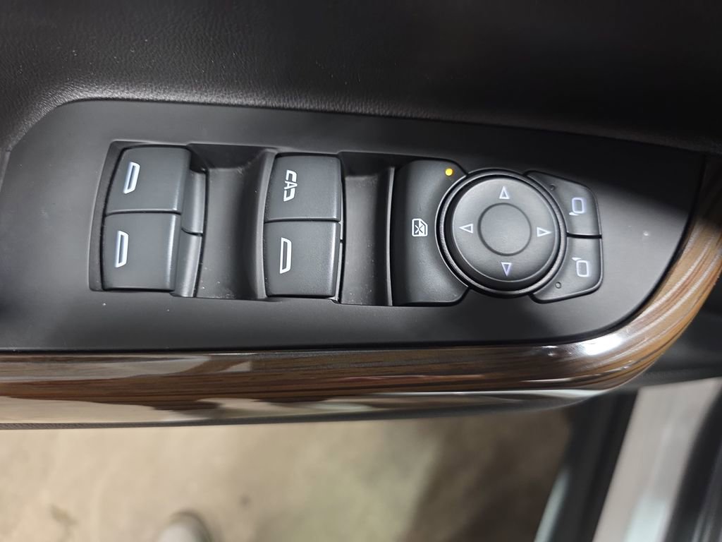 Certified 2023 GMC Acadia SLE w/ Driver Convenience Package AWD/4WD image 23