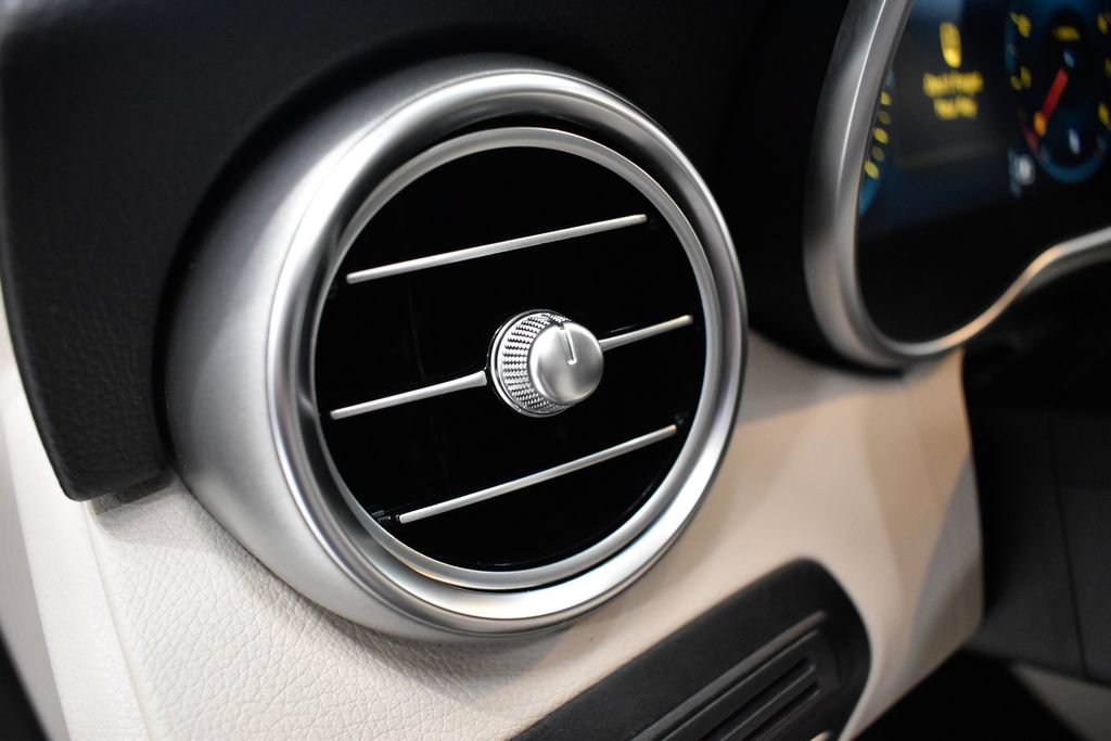 Certified 2022 Mercedes-Benz GLC 300 4MATIC image 16