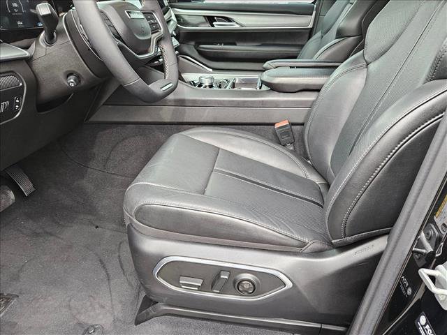 Used 2023 Jeep Wagoneer Series II w/ Convenience Group I image 17