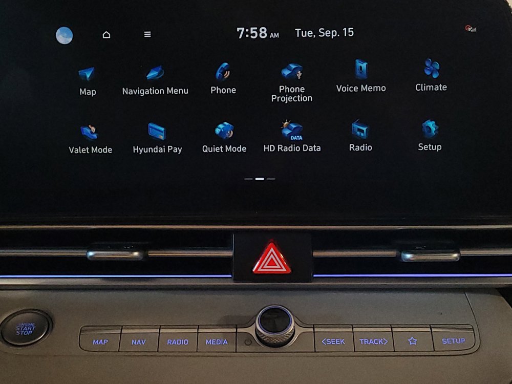 Used 2025 Hyundai Elantra Limited FWD image 25
