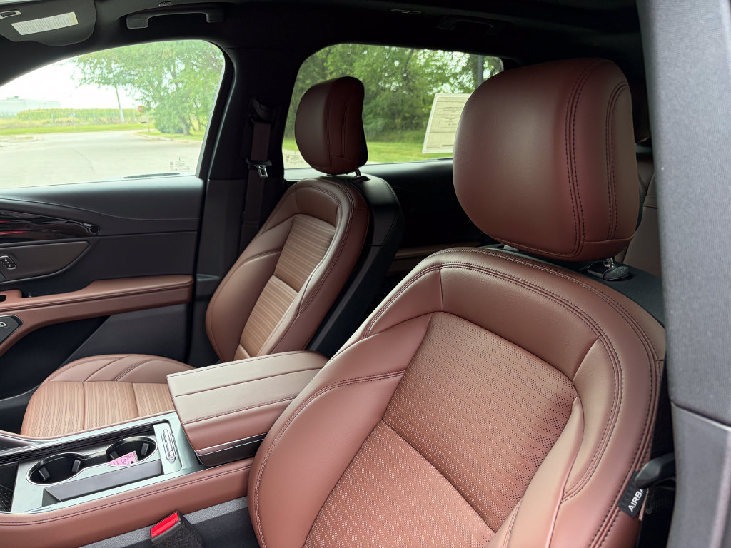 New 2026 Lincoln Nautilus Reserve w/ Jet Appearance Package AWD/4WD image 12