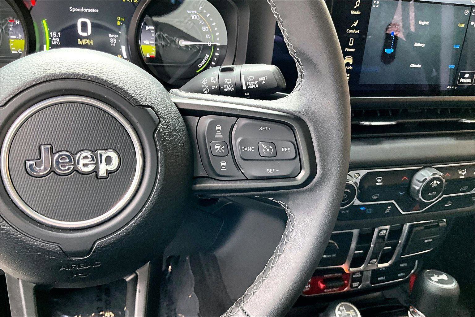 Used 2025 Jeep Wrangler Unlimited Rubicon 4xe image 20