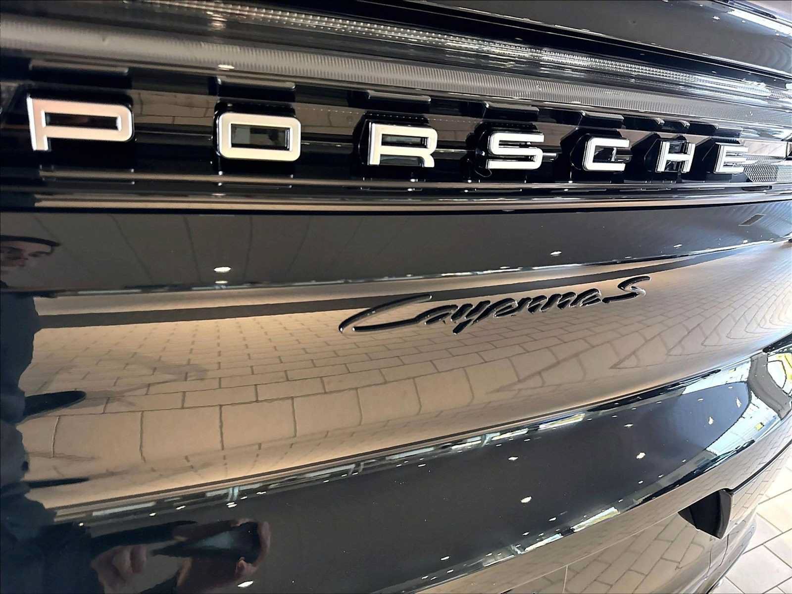 Used 2024 Porsche Cayenne S w/ Premium Package Plus (PP1) AWD/4WD image 39