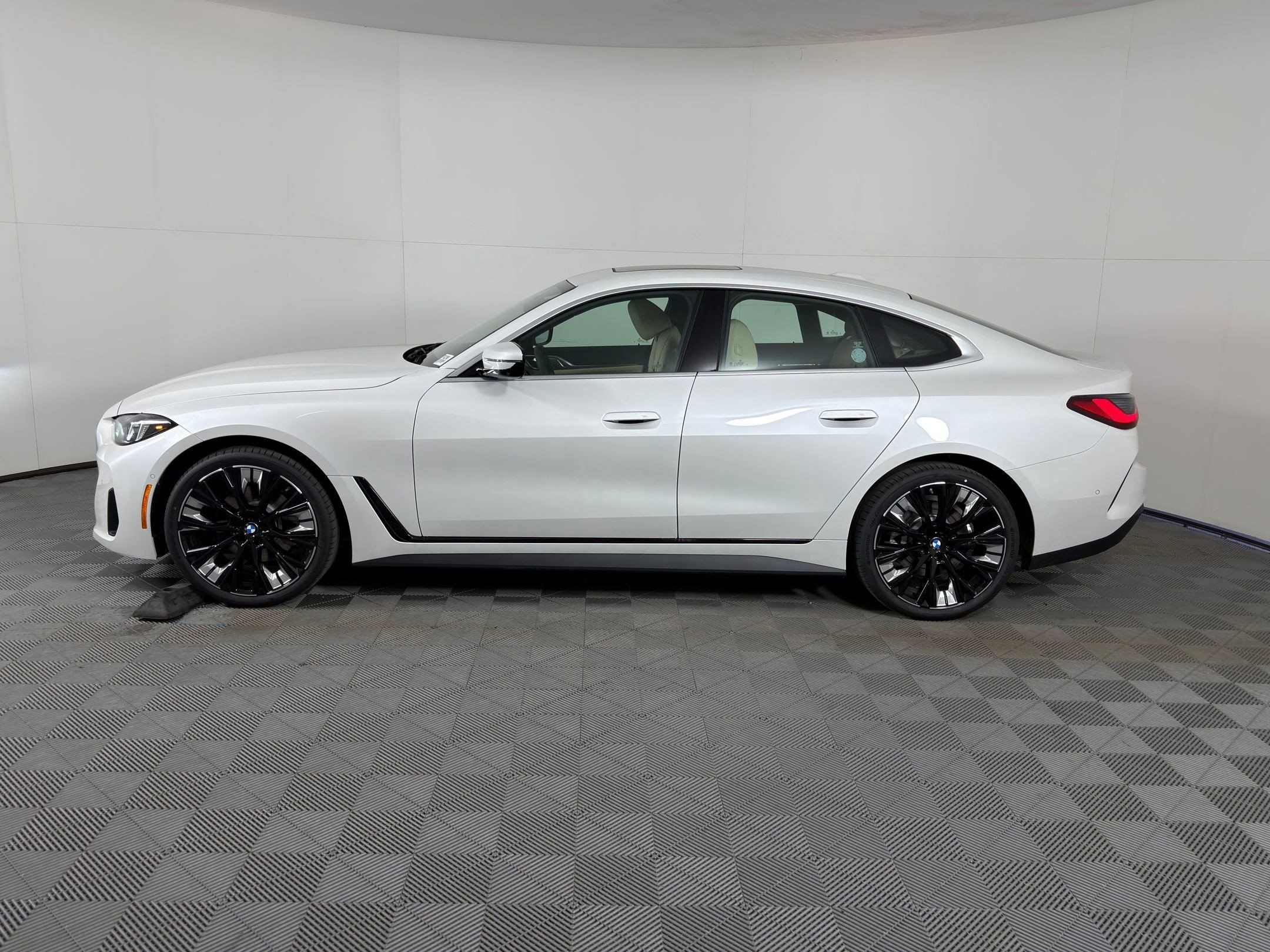 Used 2026 BMW 430i RWD image 2
