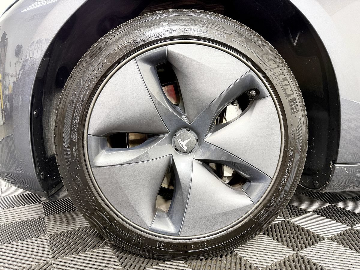 Used 2018 Tesla Model 3 Long Range RWD image 21