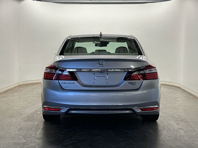 Used 2017 Honda Accord Touring image 4