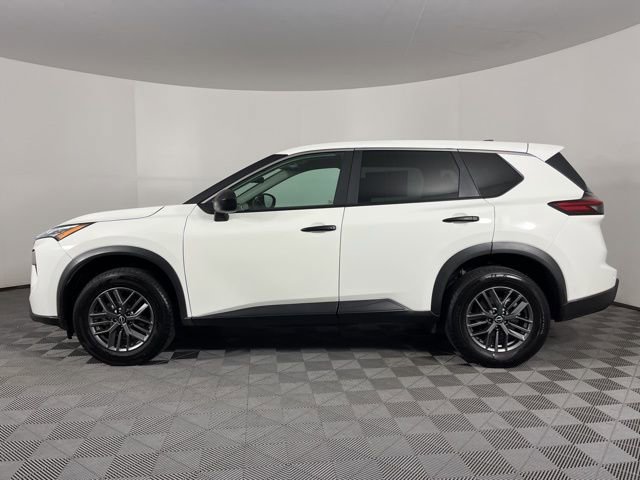 Used 2024 Nissan Rogue S image 6