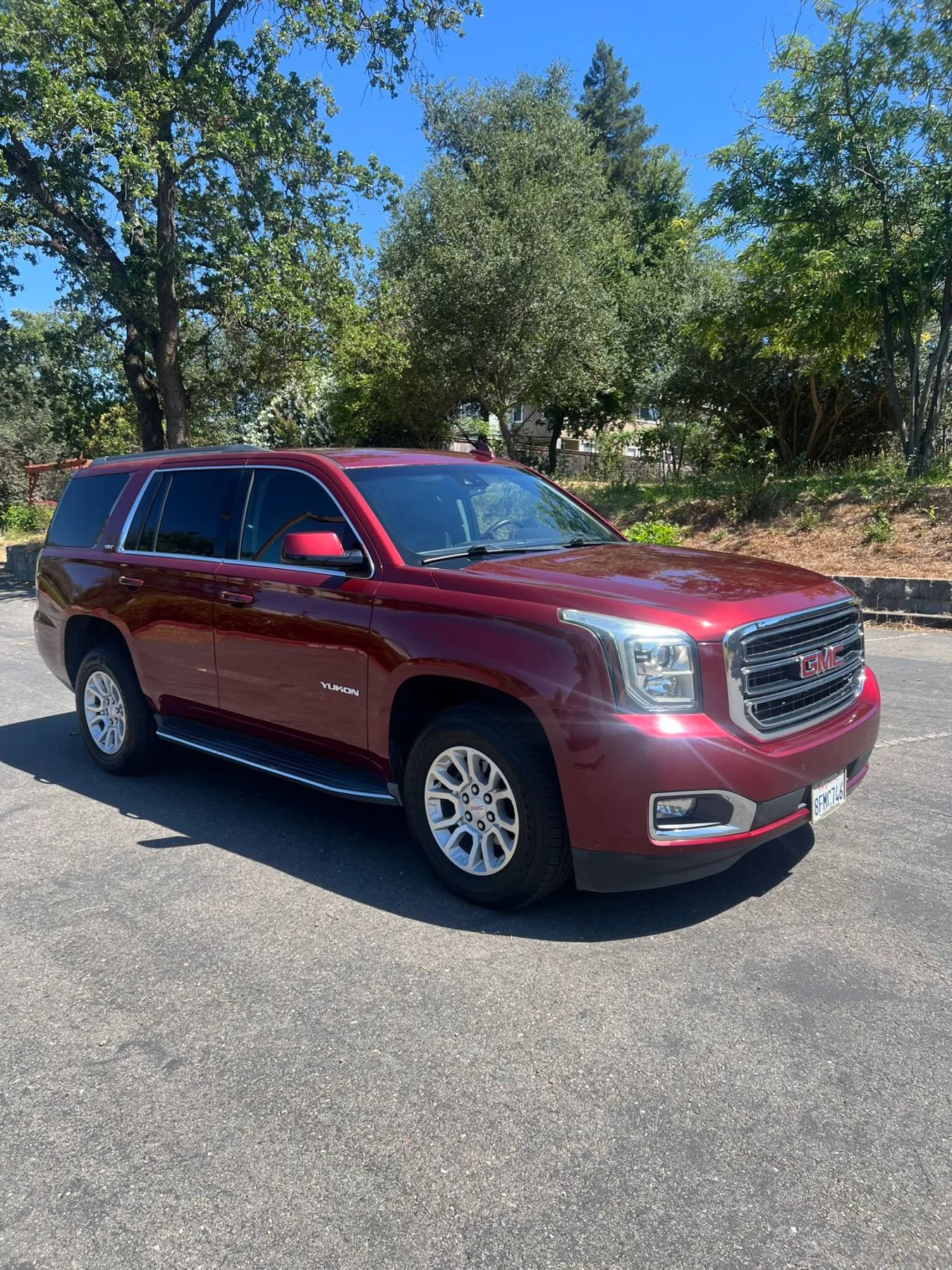 Used 2017 GMC Yukon SLT AWD/4WD image 3