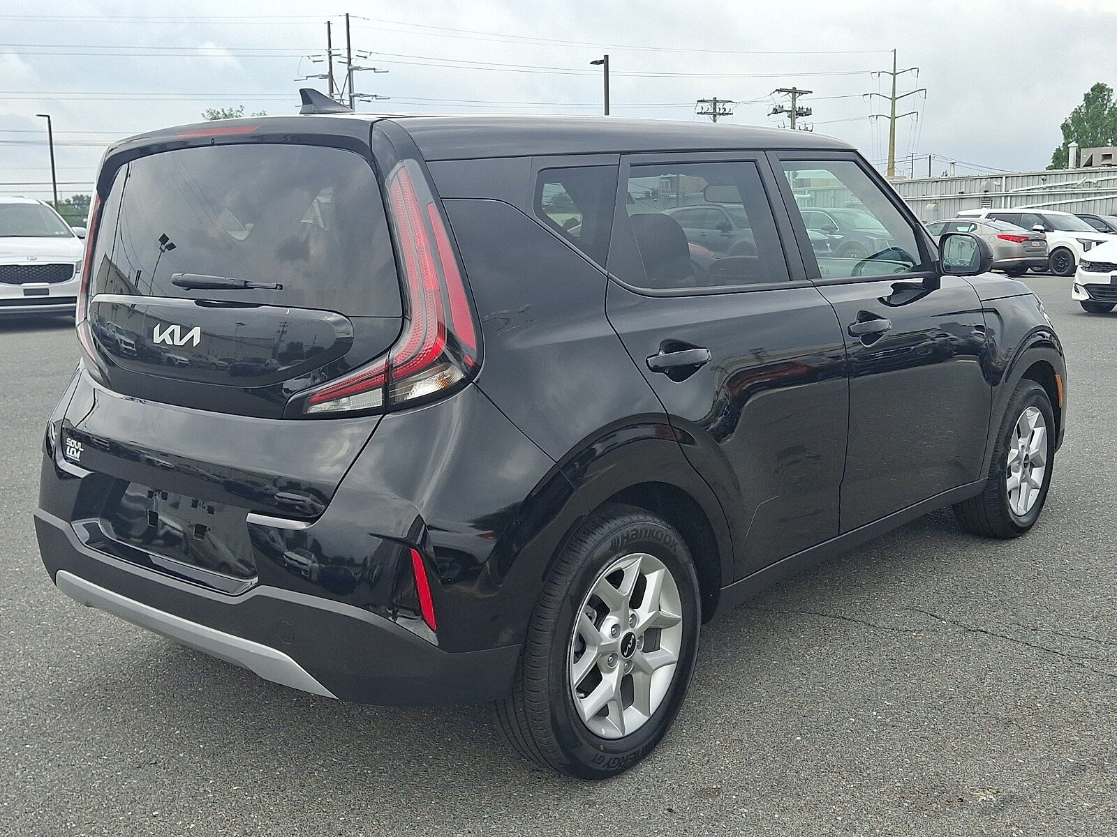 Used 2025 Kia Soul LX w/ LX Technology Package FWD image 4