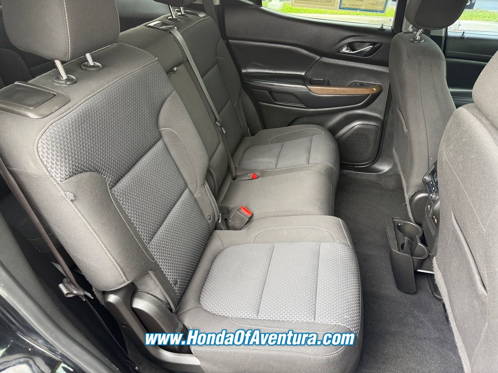 Used 2021 GMC Acadia SLE w/ Driver Convenience Package image 11