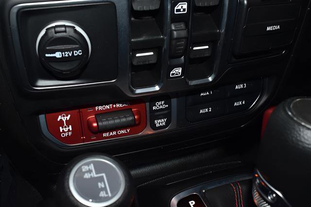 Used 2023 Jeep Wrangler Unlimited Rubicon w/ Cold Weather Group AWD/4WD image 17