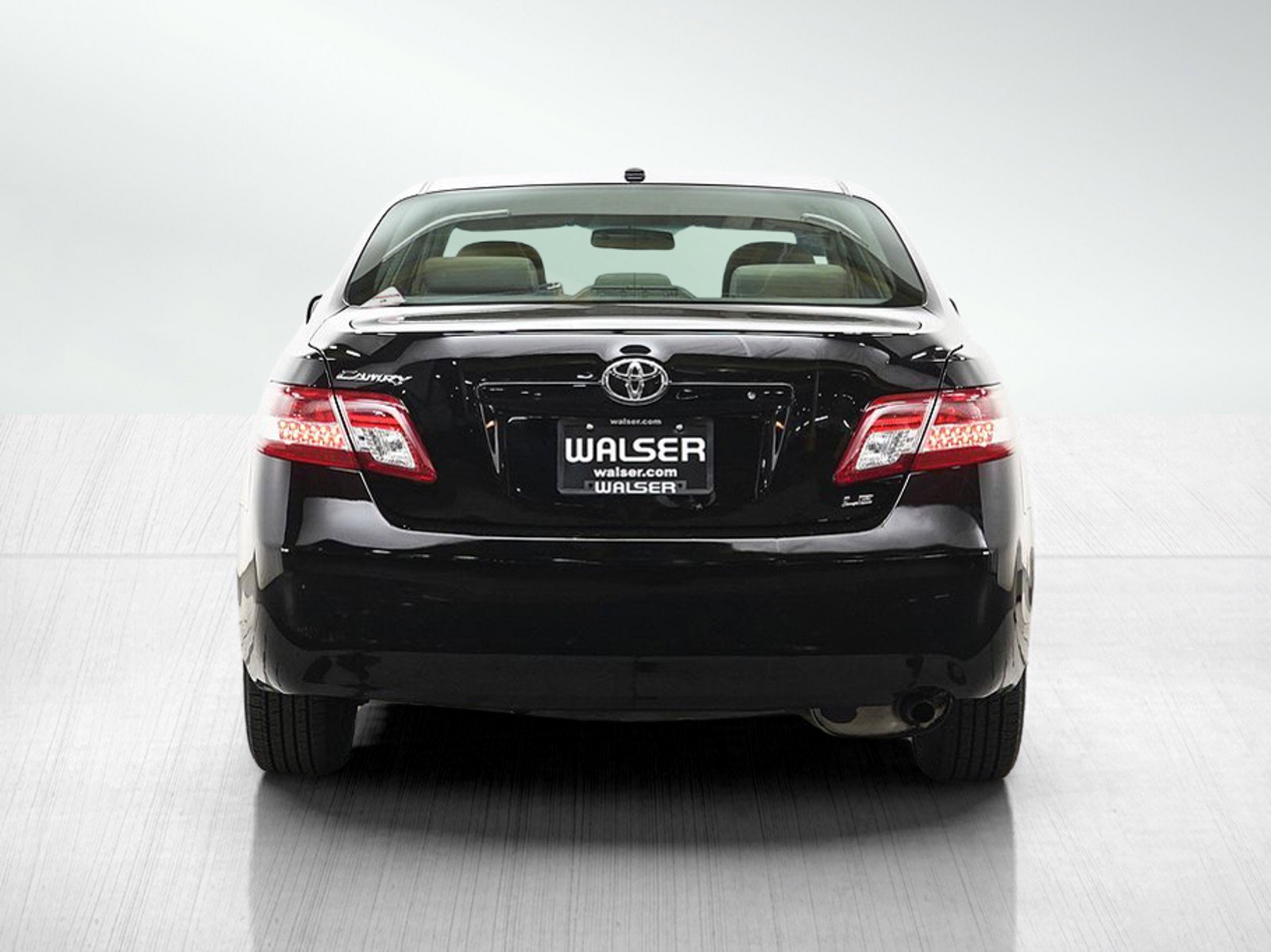 Used 2010 Toyota Camry LE FWD image 4