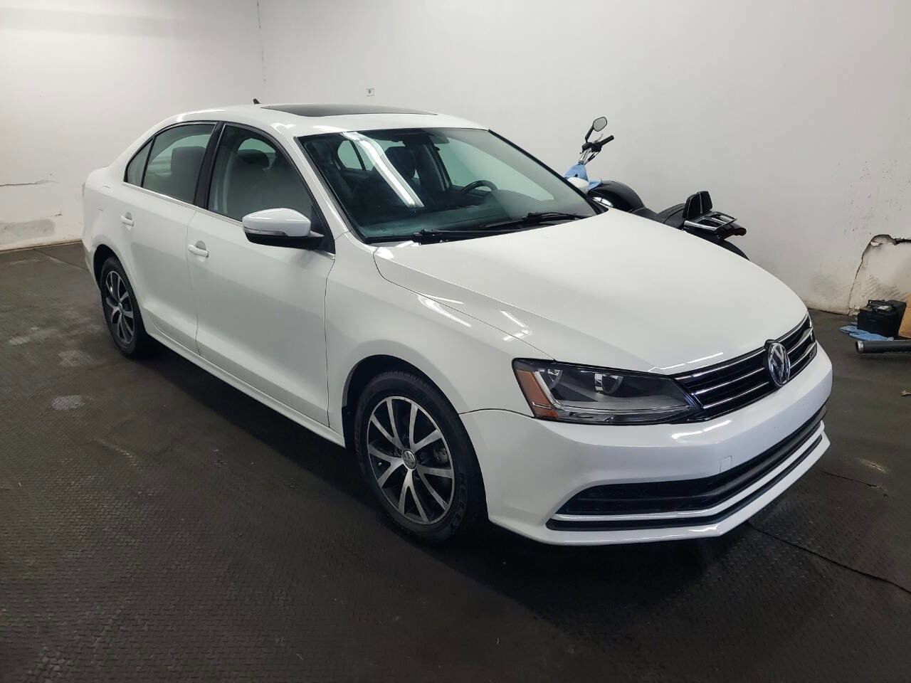 Used 2018 Volkswagen Jetta SE FWD image 3