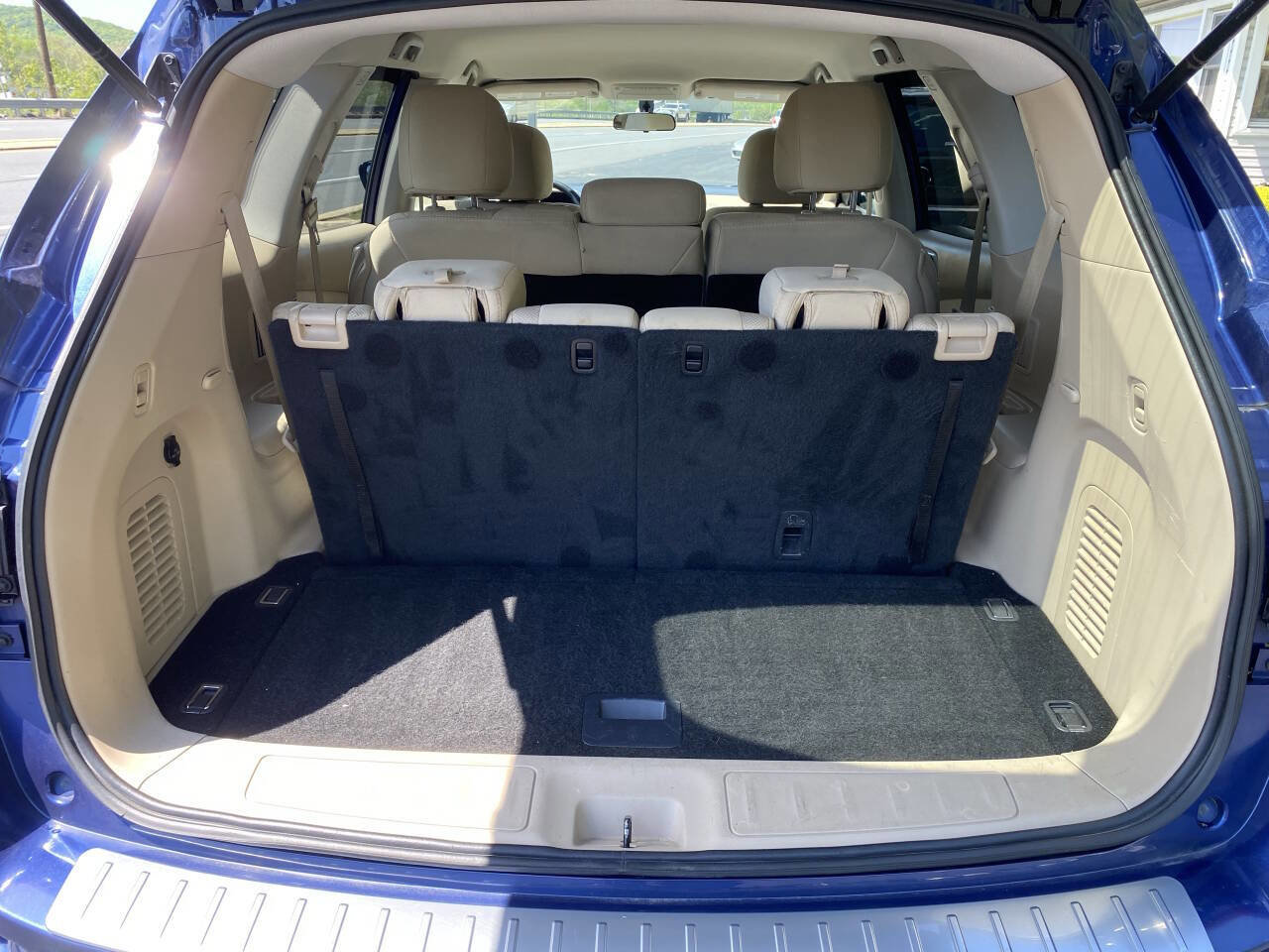 Used 2017 Nissan Pathfinder S AWD/4WD image 16