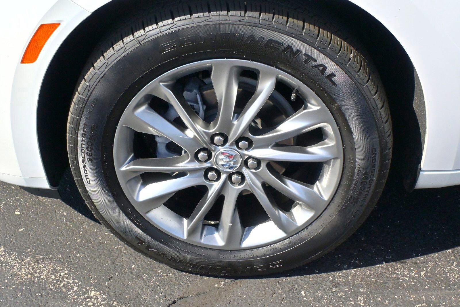 Used 2024 Buick Enclave Avenir w/ Avenir Technology Package image 35