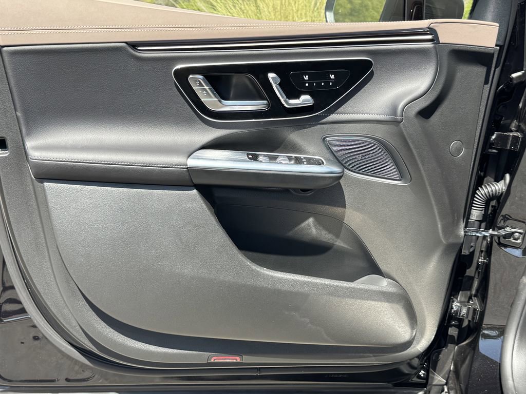 New 2026 Mercedes-Benz EQE 320 4MATIC SUV image 17