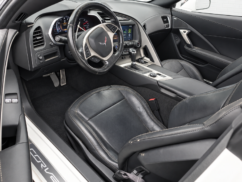 Used 2016 Chevrolet Corvette Stingray Coupe RWD image 7