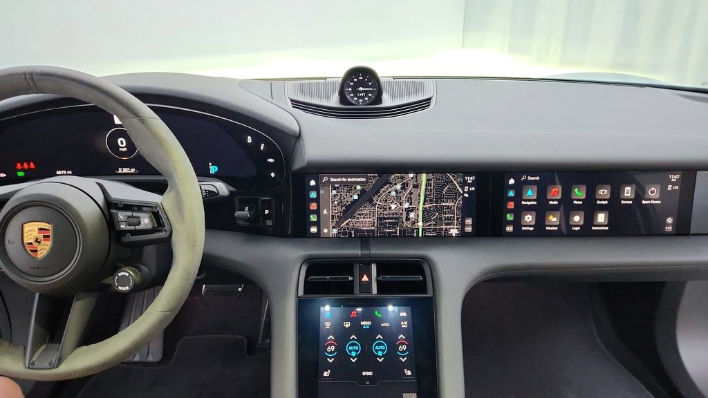 Used 2024 Porsche Taycan GTS image 28