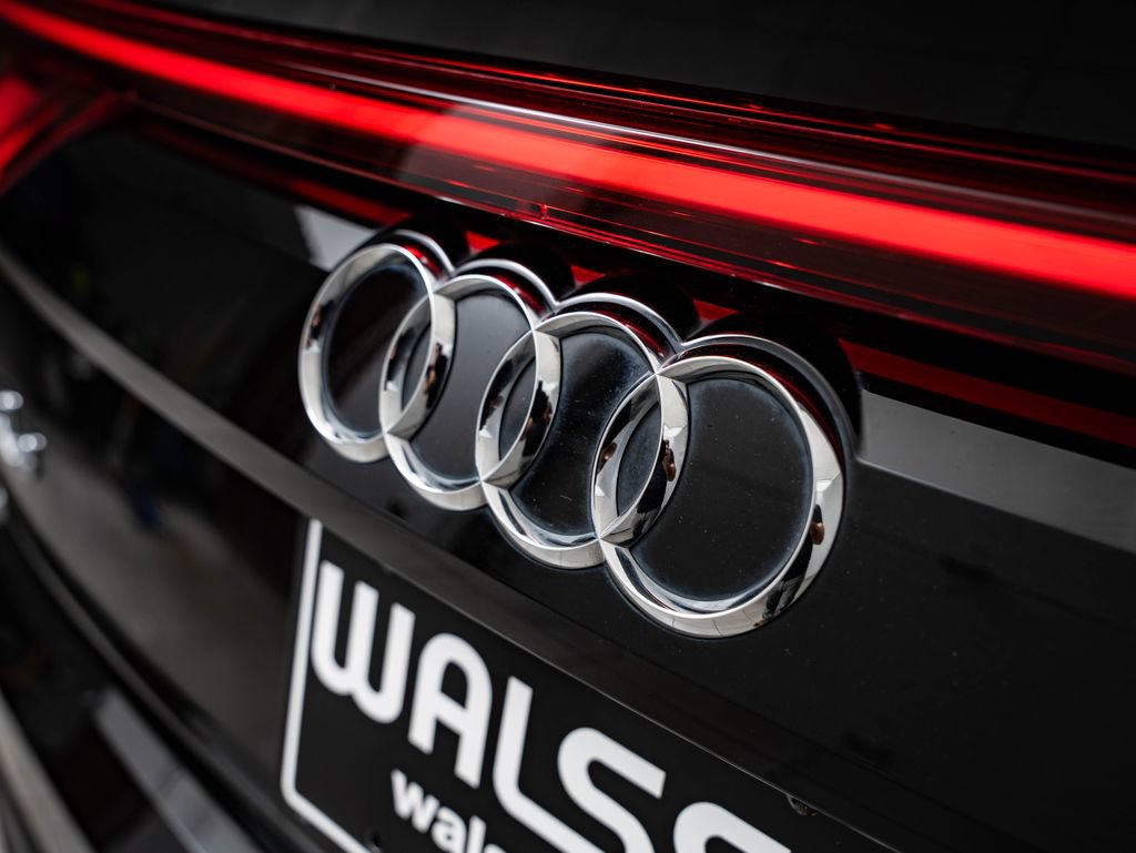 Used 2022 Audi Q8 Premium Plus AWD/4WD image 18
