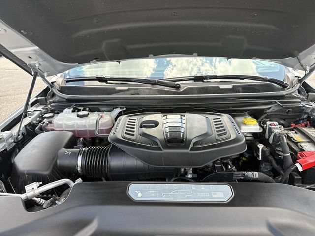 Used 2025 Jeep Wagoneer L 4WD image 26