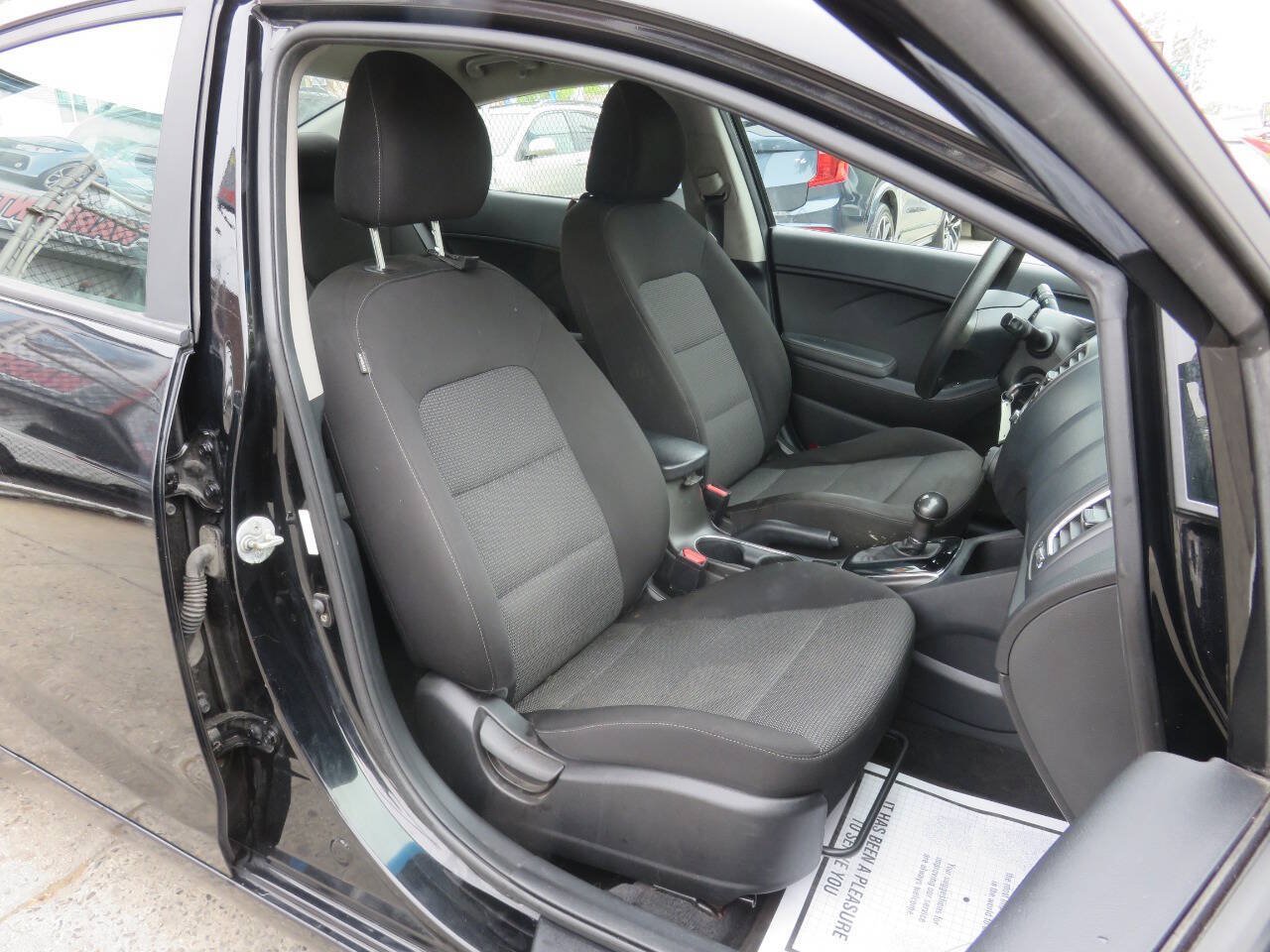 Used 2017 Kia Forte LX FWD image 12