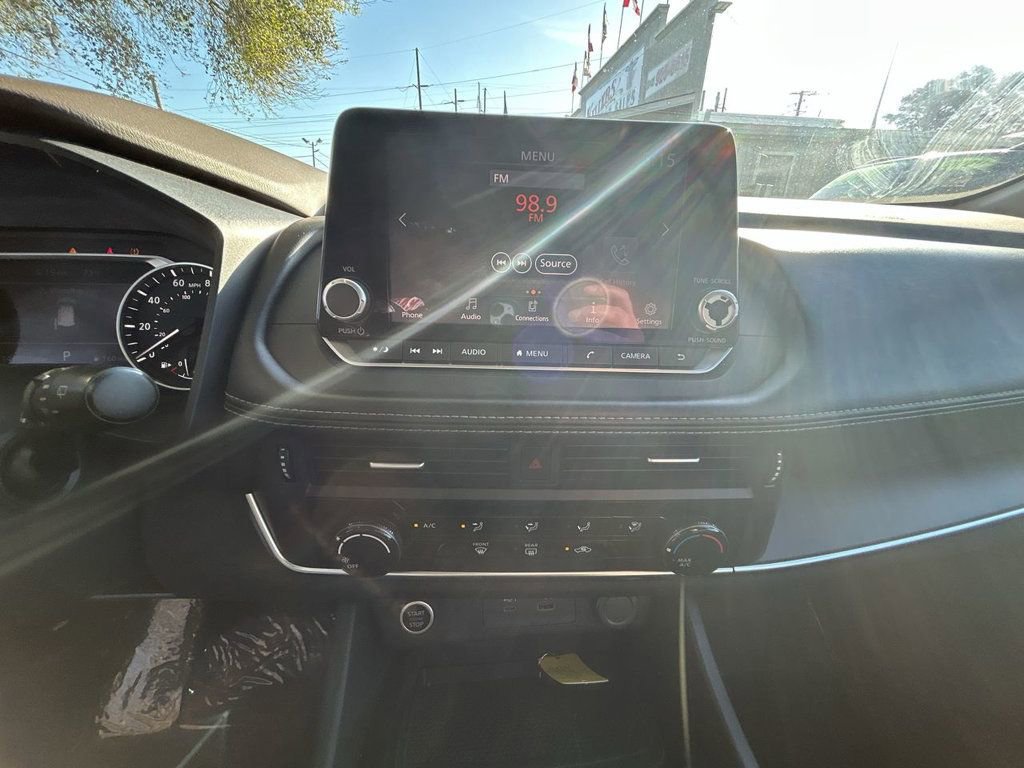 Used 2021 Nissan Rogue S AWD/4WD image 17