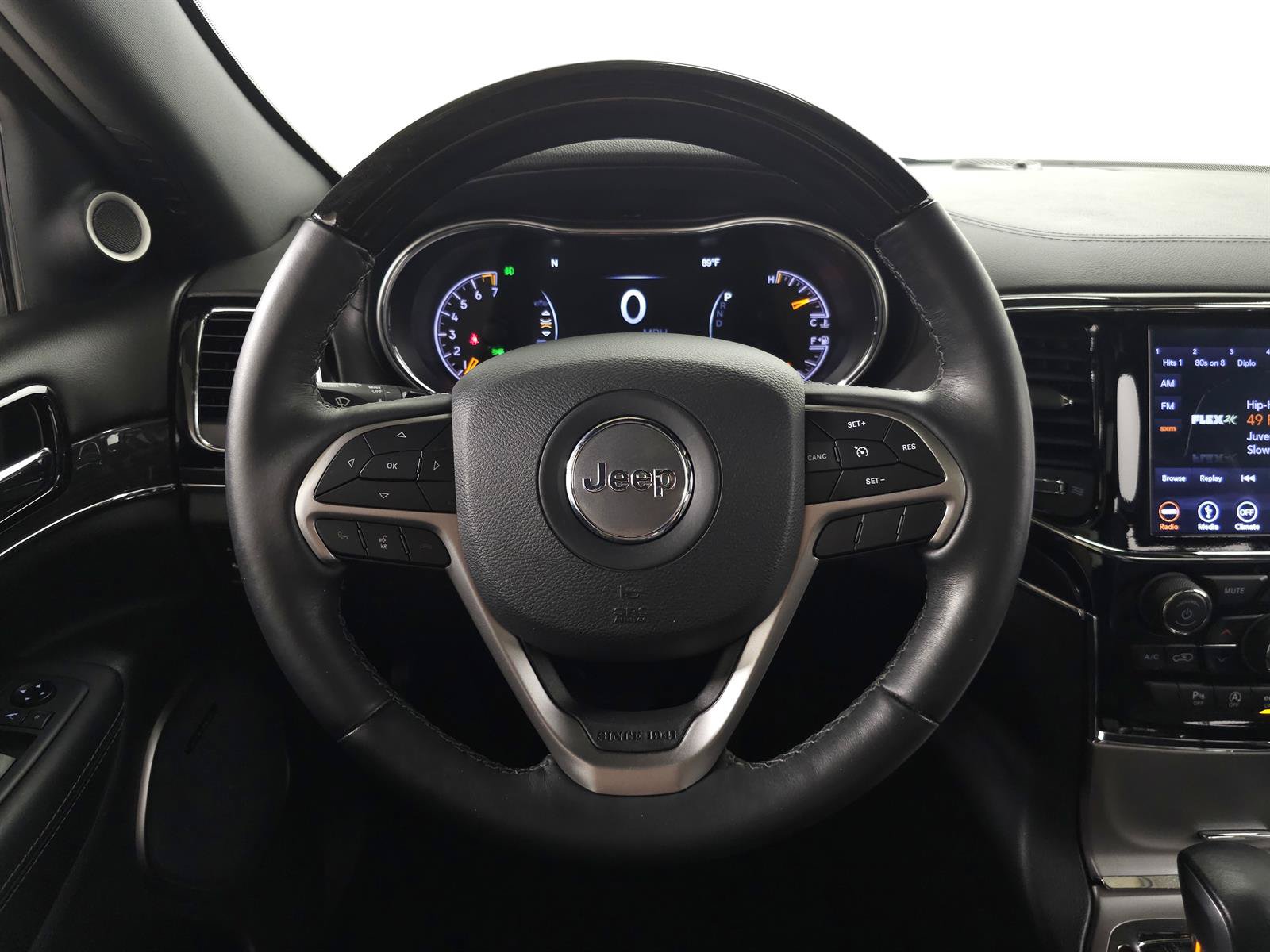 Used 2019 Jeep Grand Cherokee Overland AWD/4WD image 21