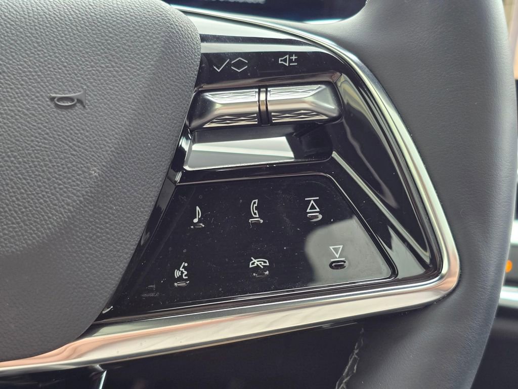 Used 2025 Cadillac Lyriq Sport image 32