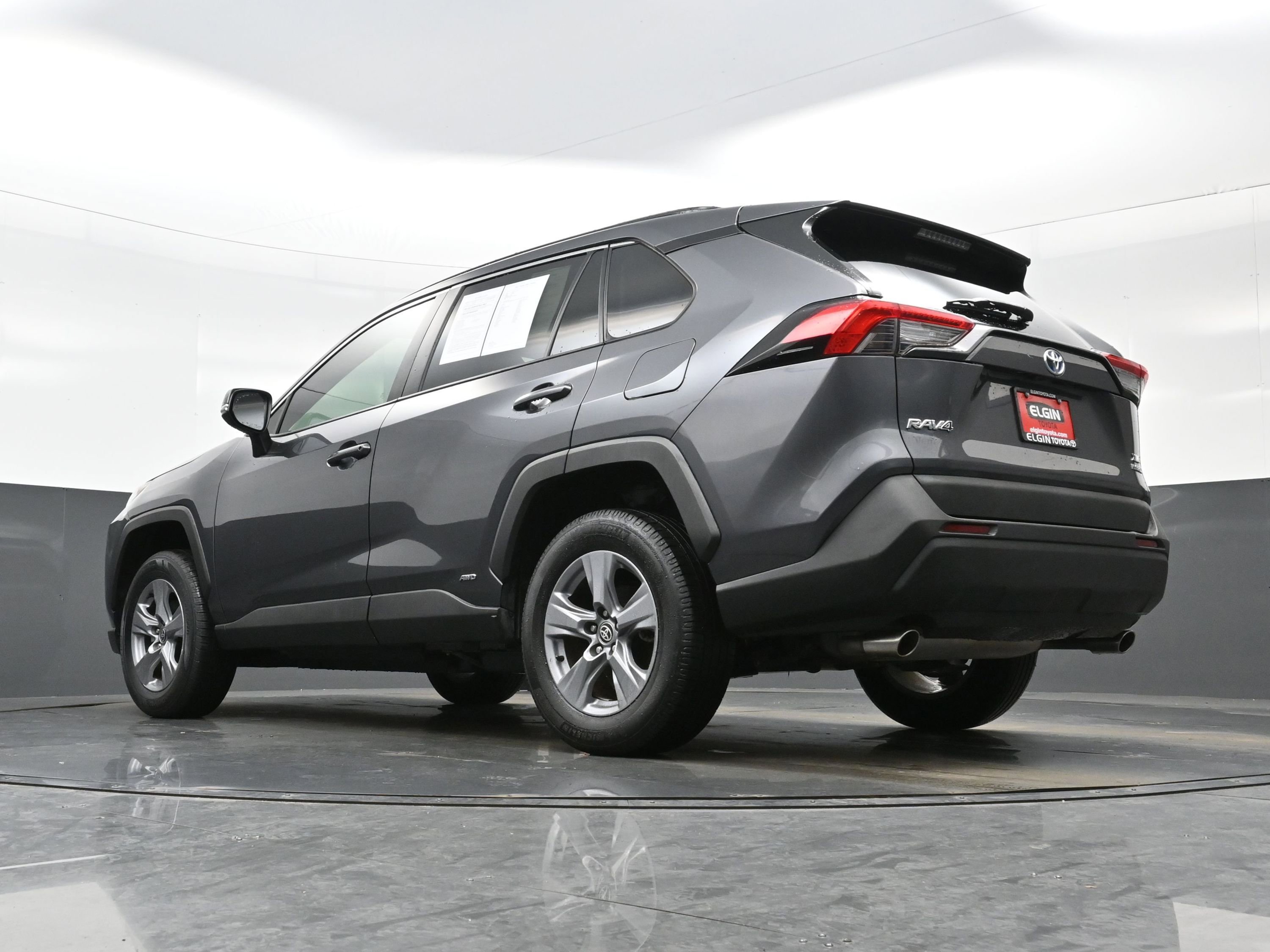 Used 2022 Toyota RAV4 XLE image 29