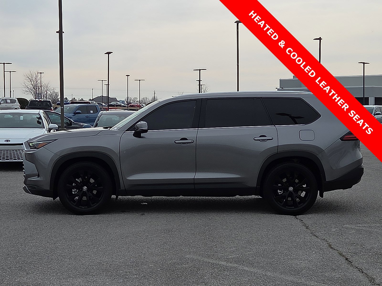 Used 2025 Toyota Grand Highlander AWD Hybrid image 3