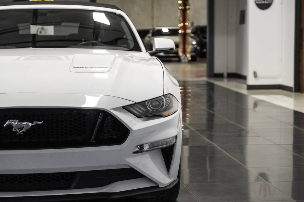 Used 2018 Ford Mustang GT Premium RWD image 34