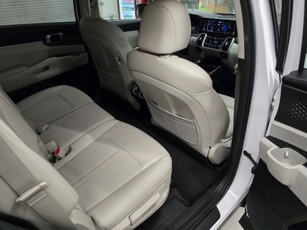 Used 2022 Kia Sorento S w/ Panoramic Sunroof Package FWD image 34