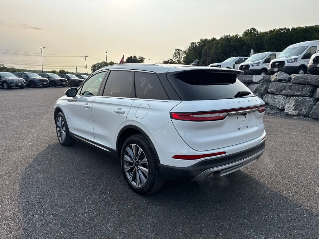 Used 2022 Lincoln Corsair Reserve w/ Elements Package AWD/4WD image 3
