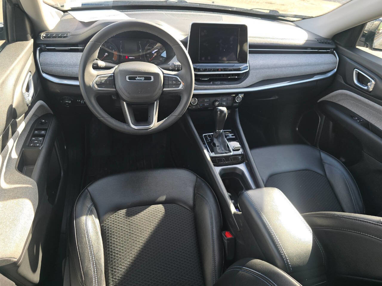 Used 2022 Jeep Compass Latitude image 25