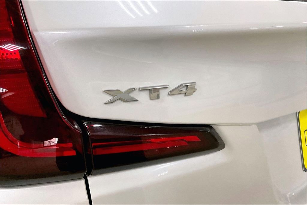 Used 2024 Cadillac XT4 Premium Luxury image 8