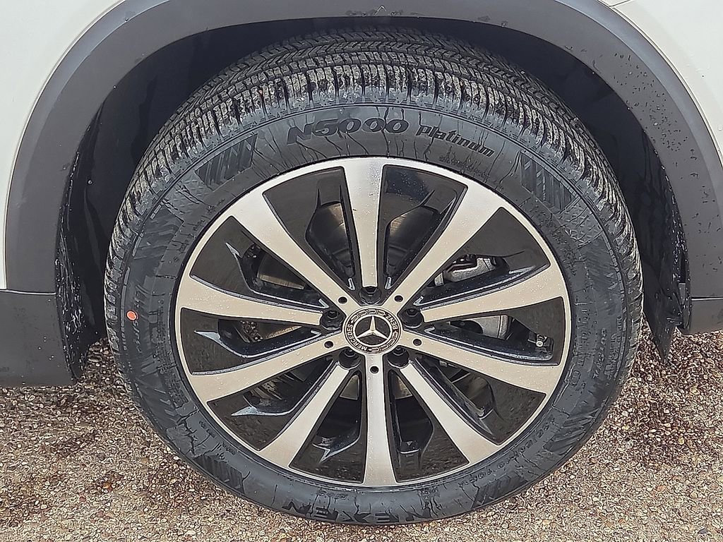 Used 2021 Mercedes-Benz GLB 250 w/ Premium Package image 11