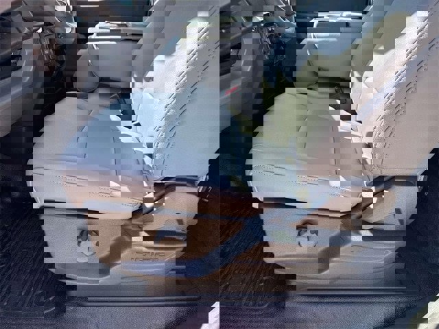 New 2025 Ford F550 4x4 Regular Cab Super Duty image 15