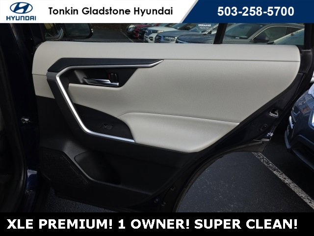 Used 2022 Toyota RAV4 XLE Premium image 23