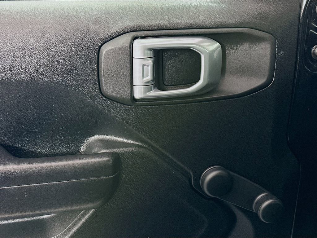 Used 2020 Jeep Wrangler Unlimited Sport image 18